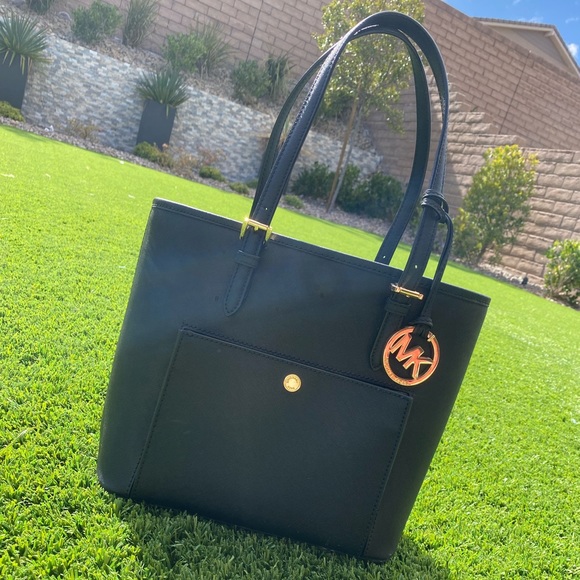 Michael Kors Handbags - Michael Kors Jet Set multifunction tote